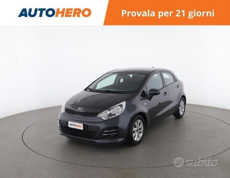 Grigio Usata 2016 Kia Rio Active Tre volumi | 8299 € (Buon prezzo) - Immagine 1/2