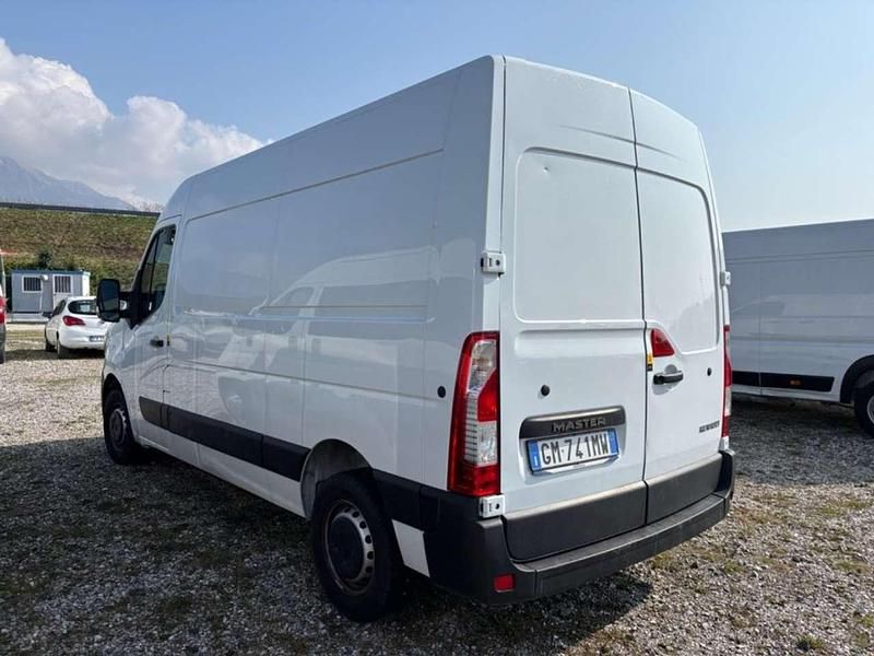 Usata Renault Master 135 CV (99 kW) 2023 Bianco Monovolume