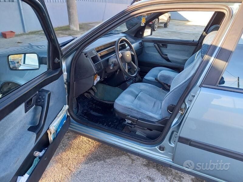 Usata Fiat Tempra 69 CV (50 kW) 1993 Grigio Berlina