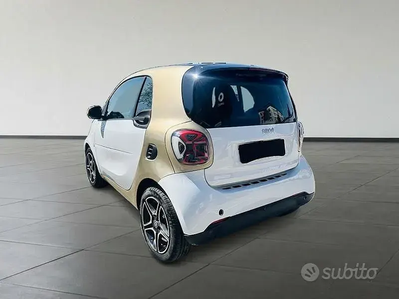 Usata Smart ForTwo Coupé Pulse 60 kW (82 CV) 2021 Bianco Utilitaria