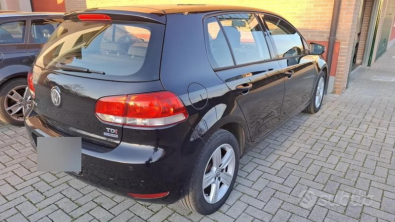 Usata VW Golf VI 105 CV (77 kW) 2011 Nero Utilitaria