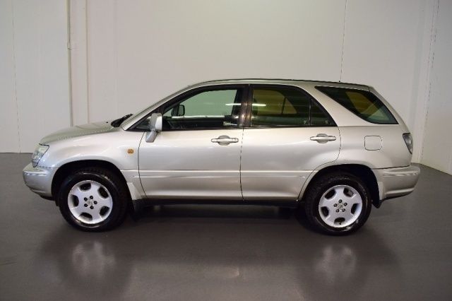 Lexus rx300 количество фреона