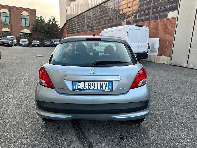 Gebraucht Peugeot 207 95 PS (69 kW) 2011 Blau Limousine