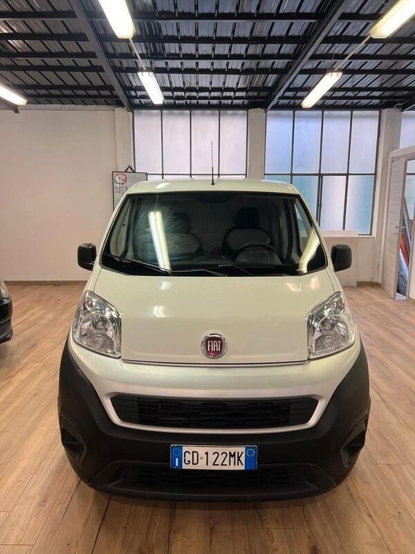 Bianco Usata 2018 Fiat Fiorino Furgone | 7600 € (Buon prezzo) - Immagine 1/4