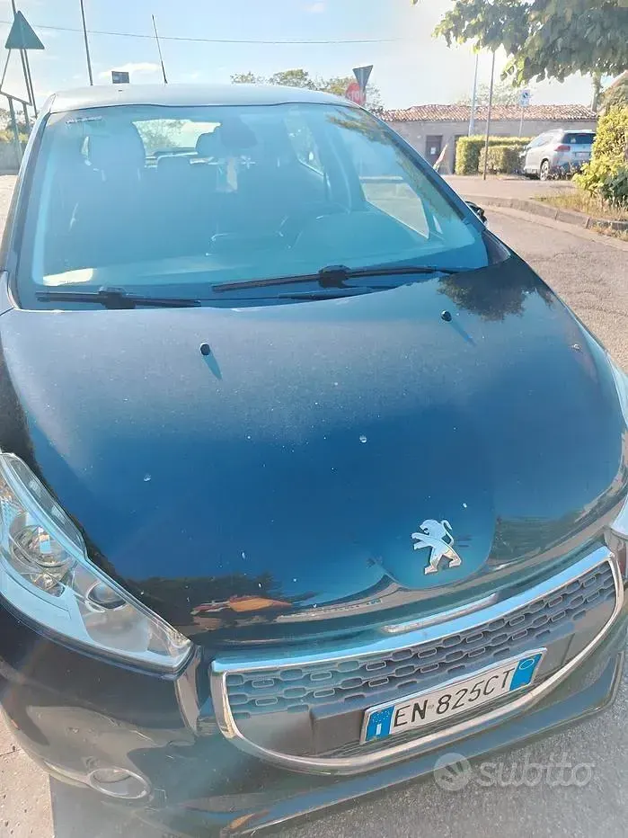 Usata Peugeot 208 92 CV (67 kW) 2012 Nero Utilitaria