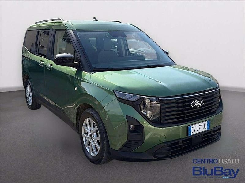 Usata Ford Tourneo Courier Titanium 126 CV (92 kW) 2024 Verde Monovolume