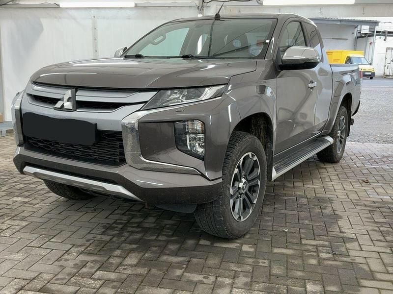 Marrone Usata 2020 Mitsubishi L200 Pick-up | 26.650 € (Buon prezzo) - Immagine 1/4