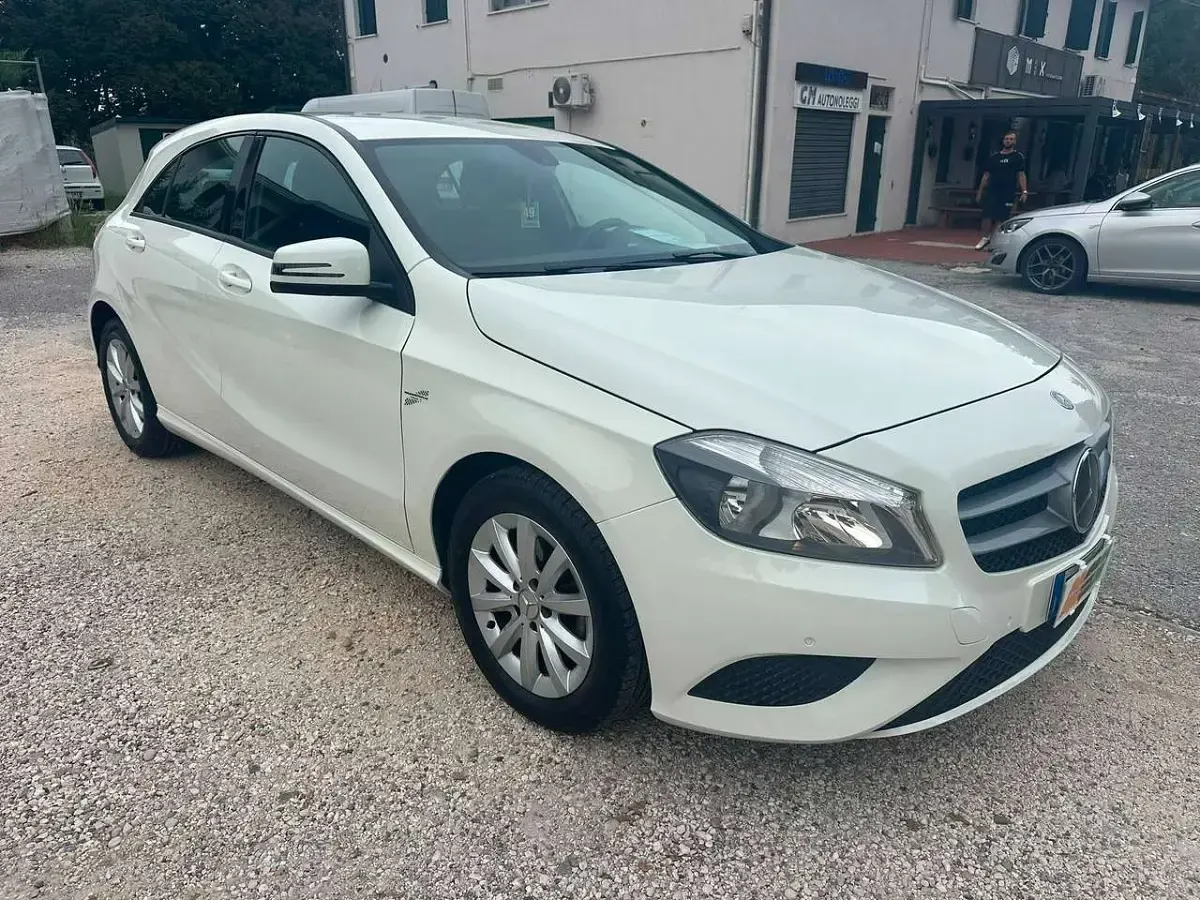 Usata Mercedes A180 Executive 122 CV (89 kW) 2013 Bianco Utilitaria