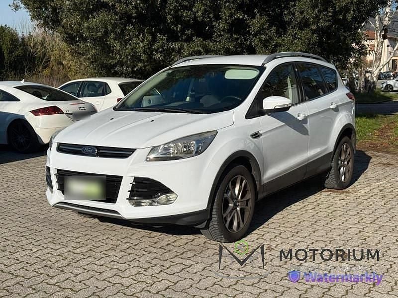 Usado Ford Kuga Titanium 120 CV (88 kW) 2015 Blanco SUV