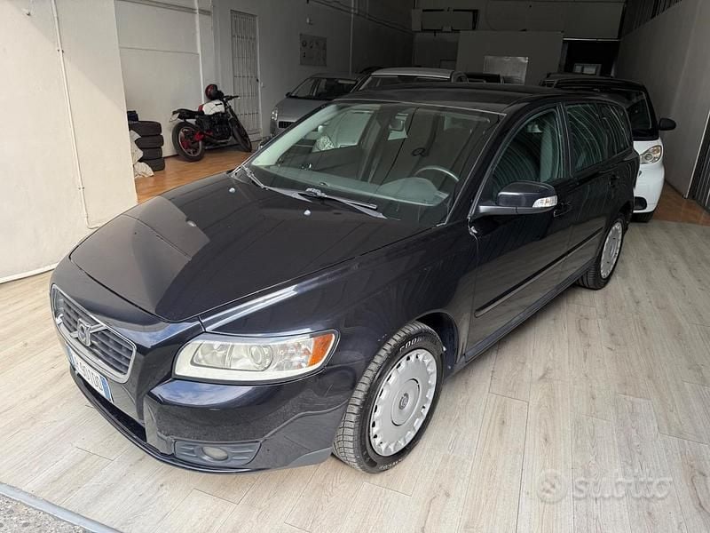 Usata Volvo V50 Summum 136 CV (100 kW) 2008 Nero Station wagon