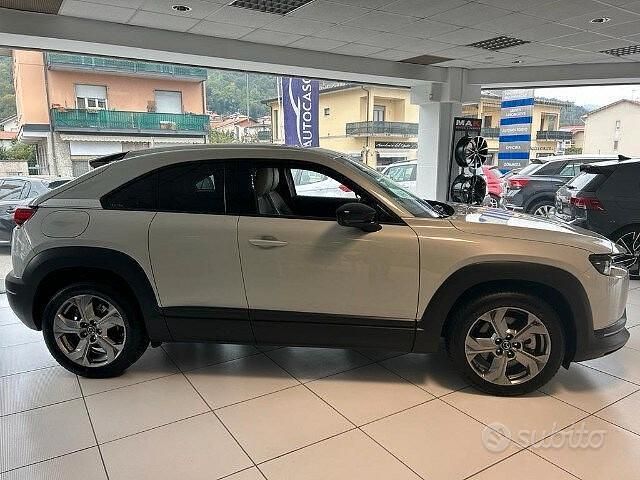Usata Mazda MX30 106 kW (145 CV) 2020 Beige SUV