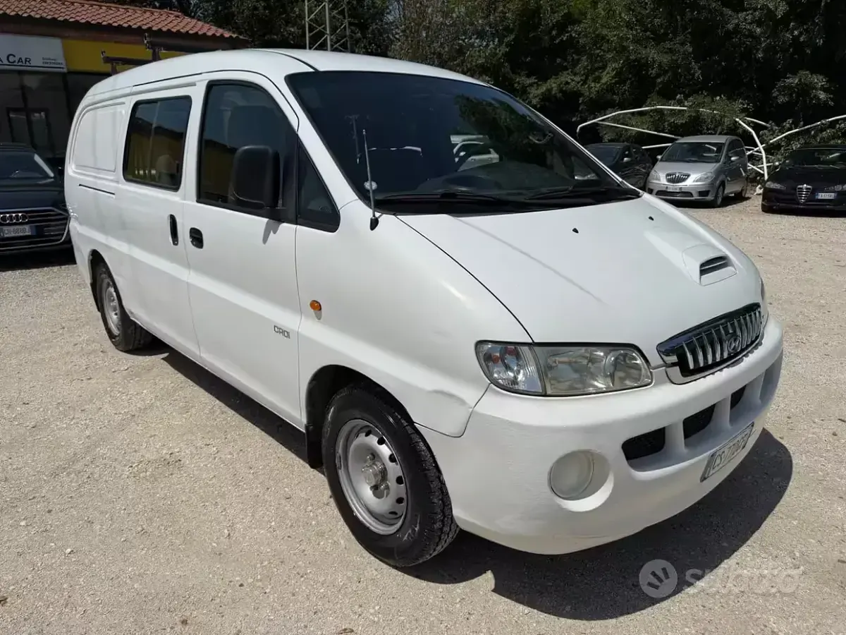 Usata Hyundai H-1 Style 140 CV (102 kW) 2004 Bianco Monovolume