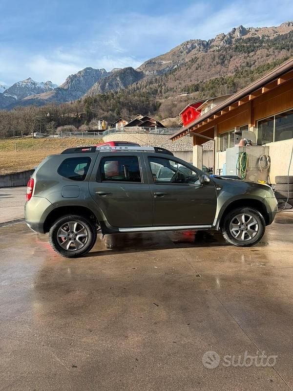 Usata Dacia Duster Lauréate 109 CV (80 kW) 2015 Verde SUV
