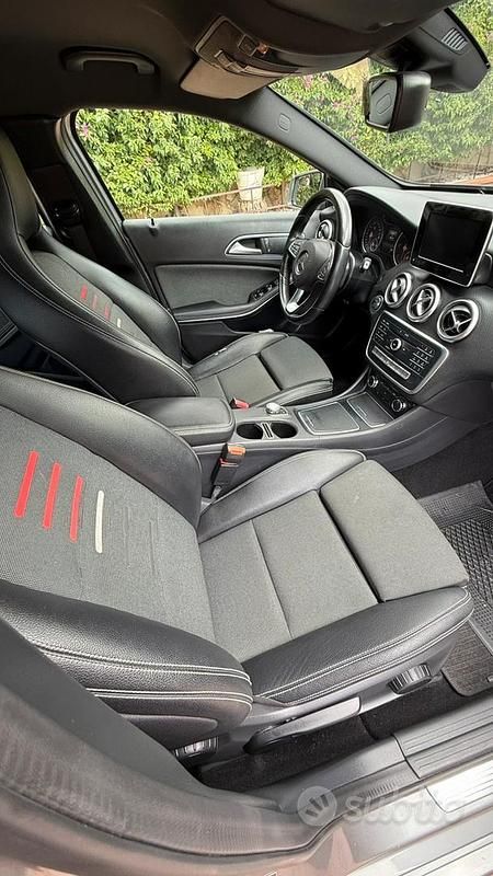 Usata Mercedes A180 109 CV (80 kW) 2017 Berlina