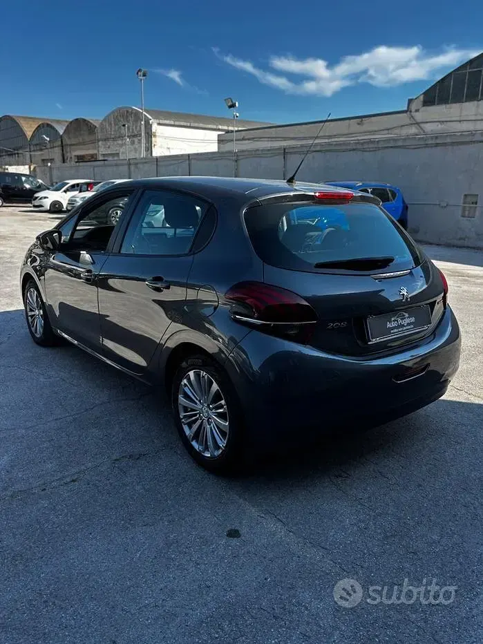 Usata Peugeot 208 Allure 82 CV (60 kW) 2016 Grigio Utilitaria