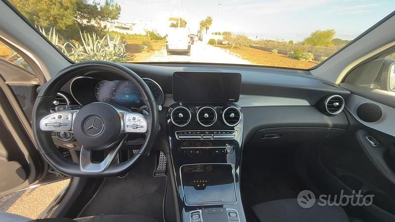 Usata Mercedes GLC300 Premium Plus 194 CV (142 kW) 2021 Nero SUV