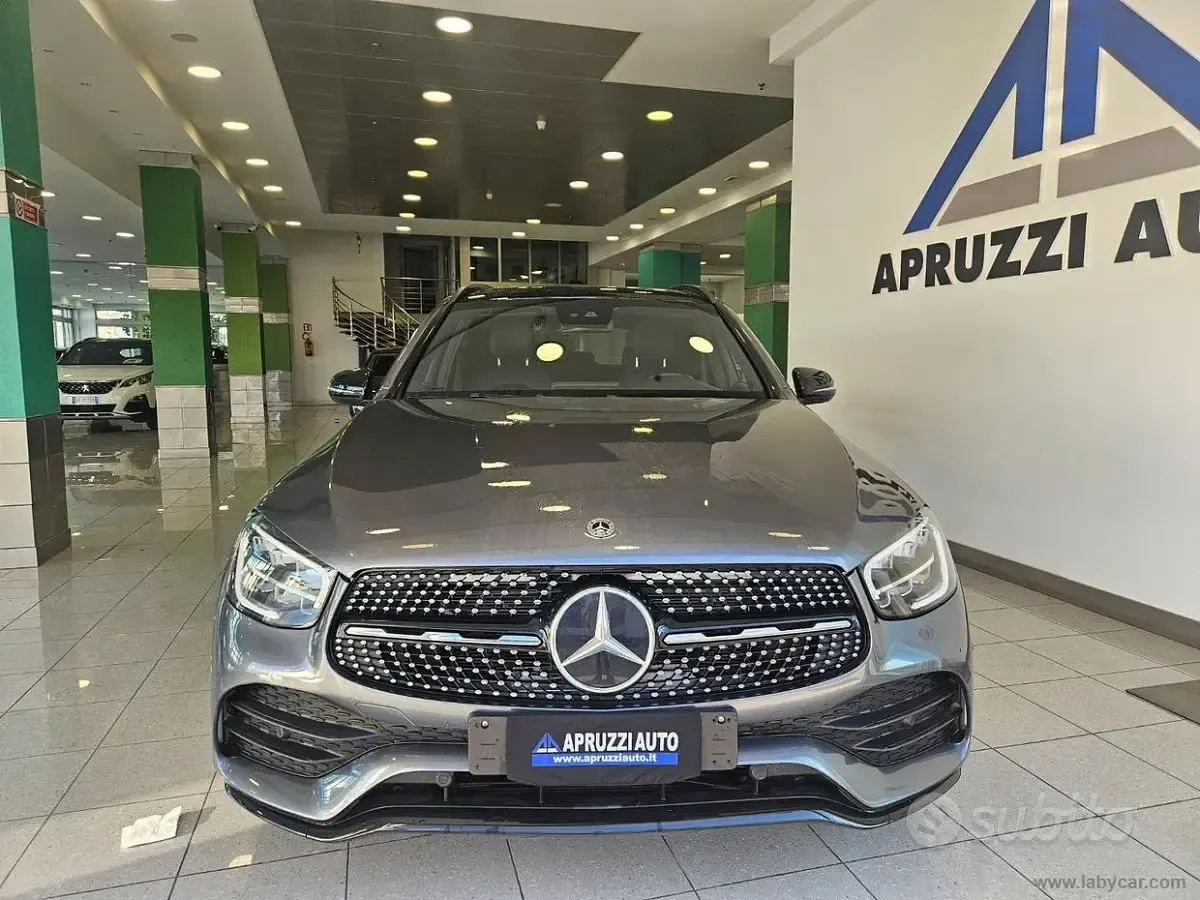 Usata Mercedes GLC300e Premium 194 CV (142 kW) 2022 Grigio SUV