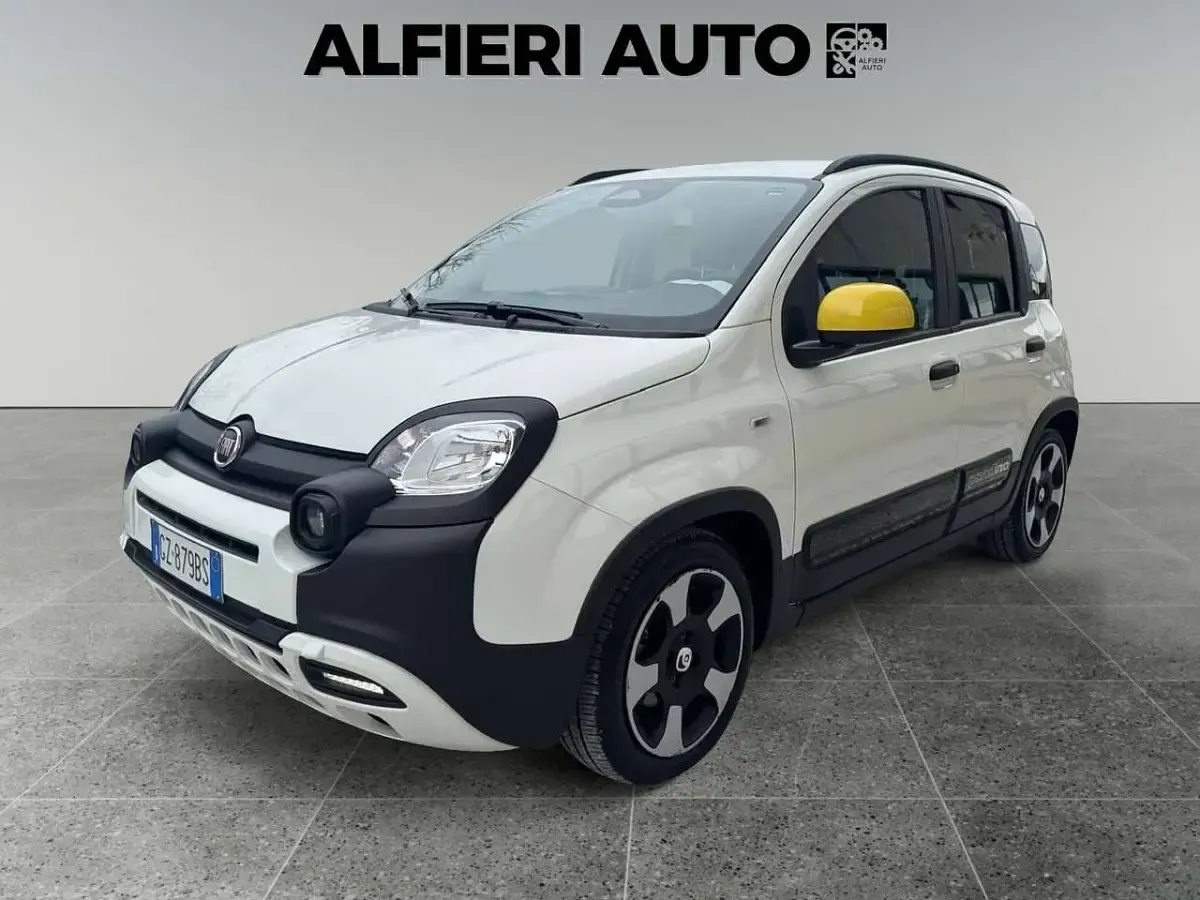 Usata Fiat Panda Cross Cross 69 CV (50 kW) 2025 Rosso Utilitaria