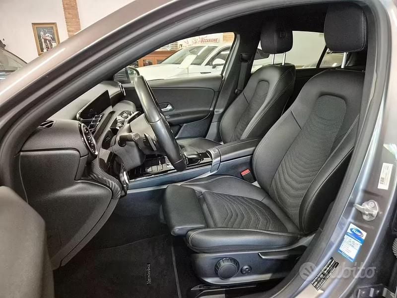 Usata Mercedes A180 116 CV (85 kW) 2019 Grigio Berlina