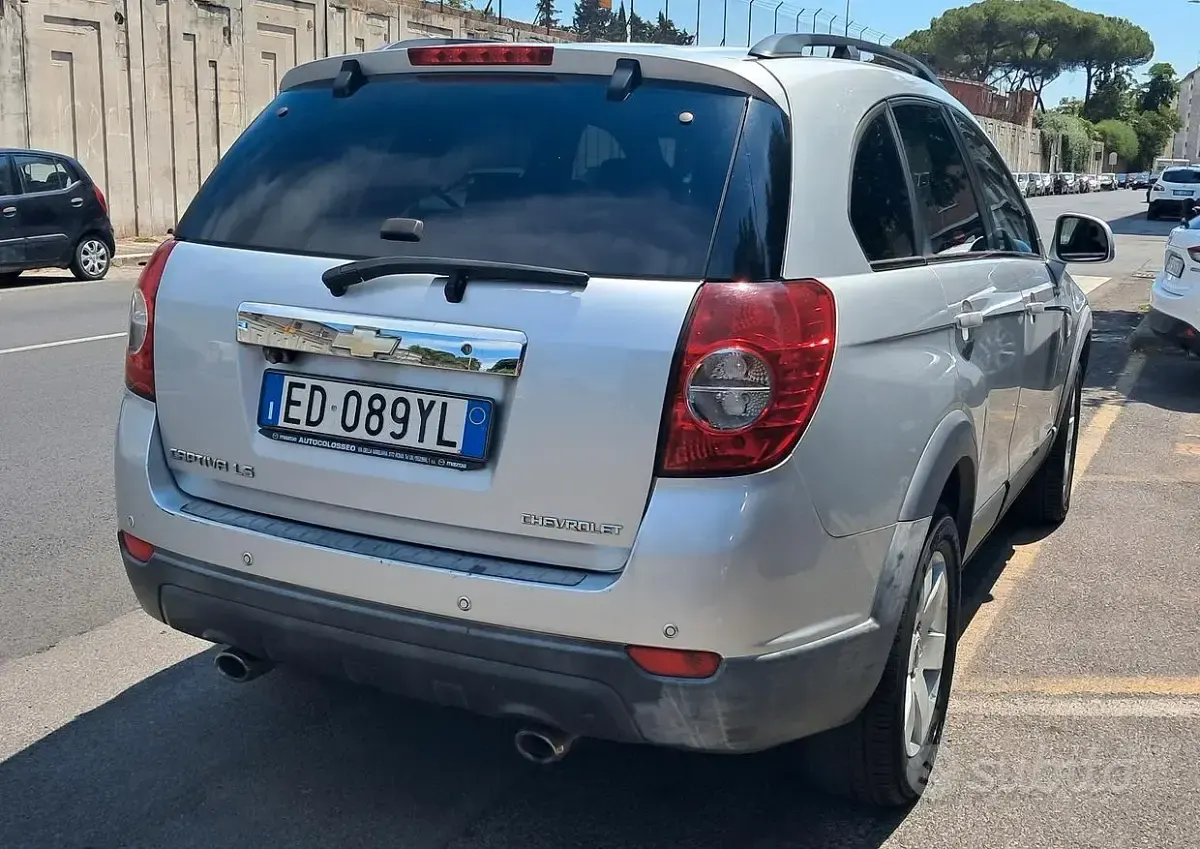 Usata Chevrolet Captiva 127 CV (93 kW) 2010 Grigio SUV