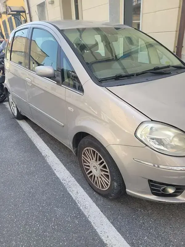 Usata Lancia Musa 101 CV (74 kW) 2008 Monovolume