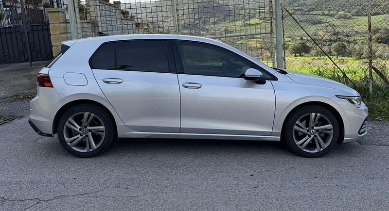 Usata VW Golf VIII Life 110 CV (80 kW) 2021 Grigio Berlina