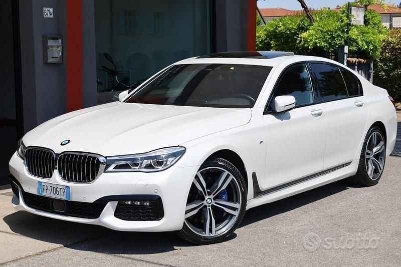 Usata BMW 730 M Sport 265 CV (194 kW) 2018 Mineral white / metallizzato Berlina
