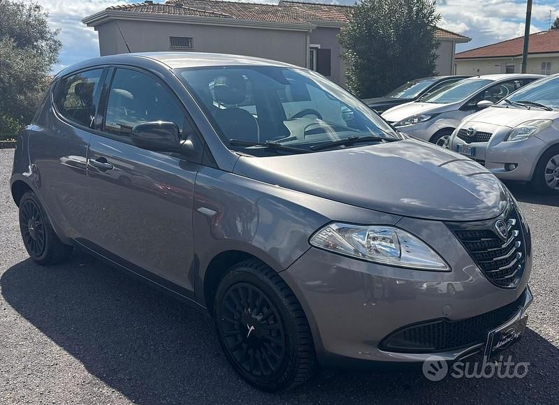 Usata Lancia Ypsilon S 95 CV (69 kW) 2015 Grigio Utilitaria