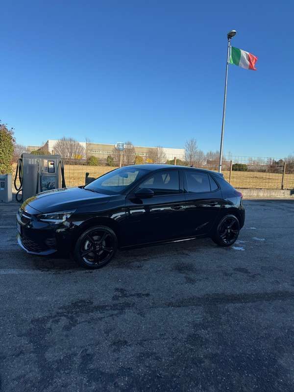 Usata 2023 Opel Corsa GS Line Tre volumi | 16.500 € (Molto cara) - Immagine 1/4