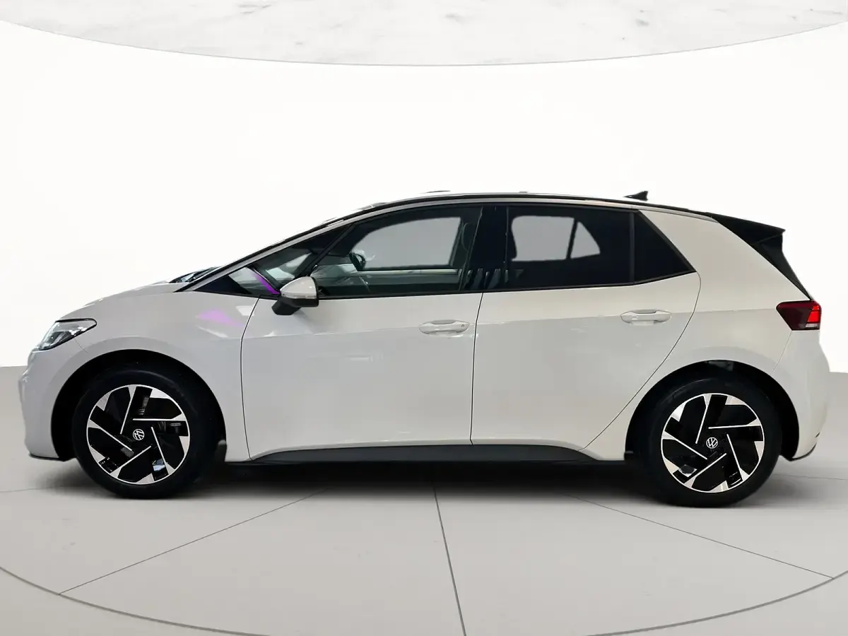 Nuova VW ID.3 Pure 125 kW (170 CV) 2026 Glacier white metallizzato nero Utilitaria