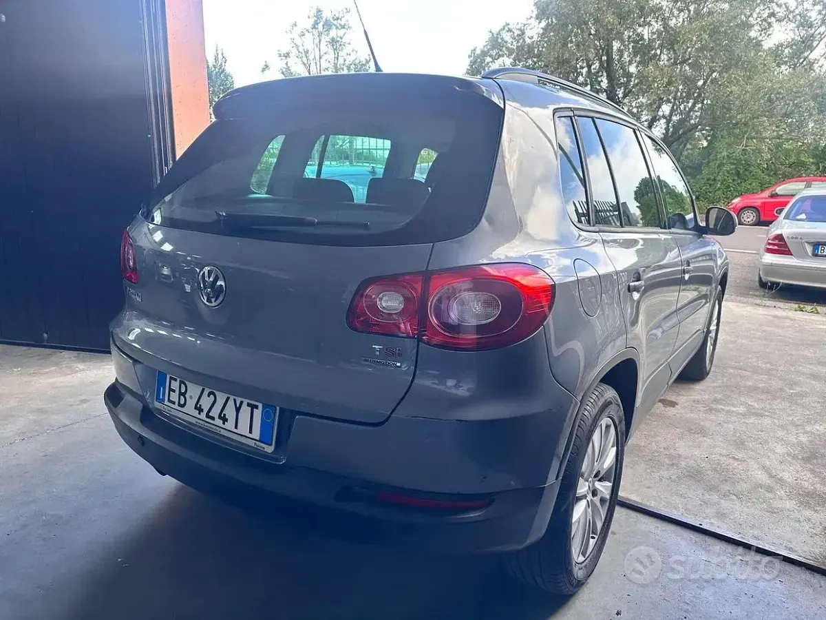 Usata VW Tiguan Trendline 150 CV (110 kW) 2010 Grigio SUV