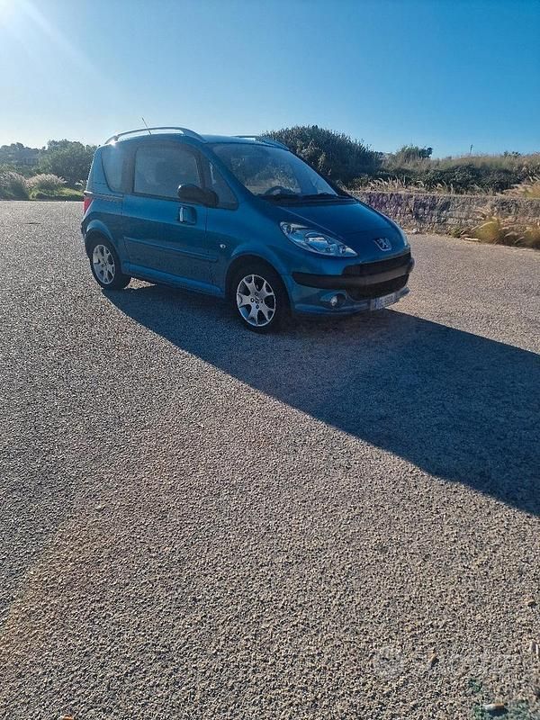 Usata Peugeot 1007 70 CV (51 kW) 2009 Blu Monovolume