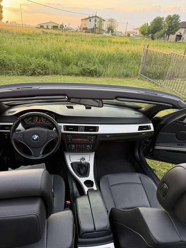 Usata BMW 320 Cabriolet 170 CV (125 kW) 2011 Nero Cabrio