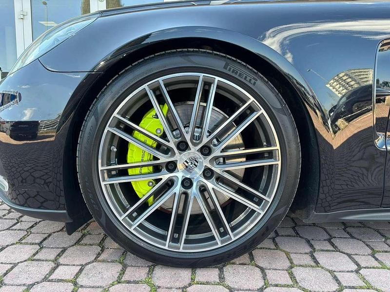 Usata Porsche Panamera S E-Hybrid Sport Turismo 330 CV (242 kW) 2020 Nero jet metallizato Utilitaria