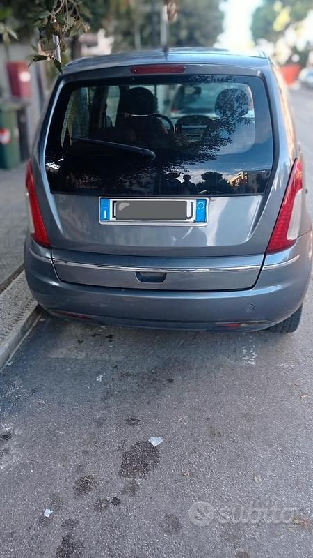 Usata Lancia Musa 69 CV (50 kW) 2009 Grigio Monovolume