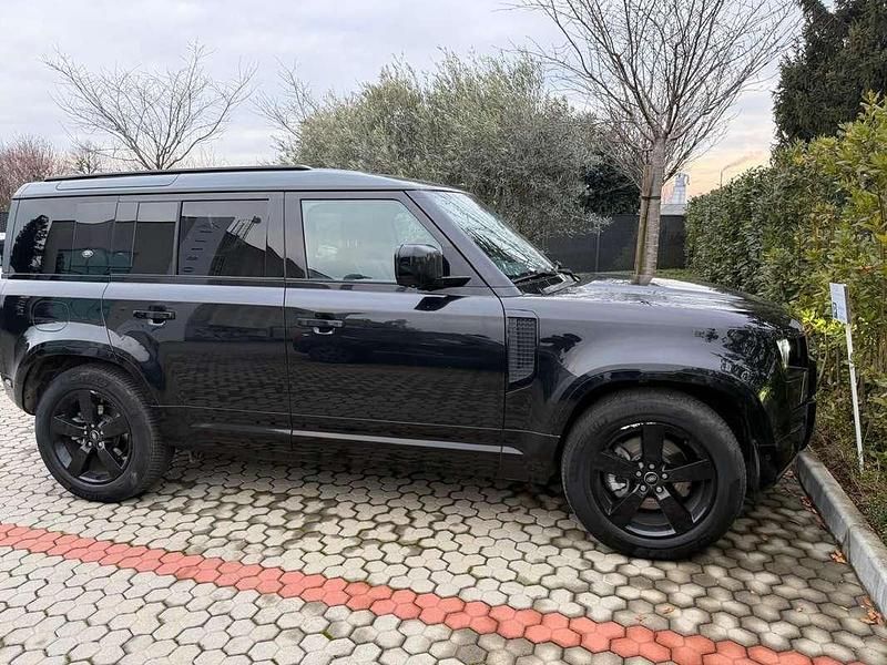 Usata Land Rover Defender SE 200 CV (147 kW) 2023 Nero SUV