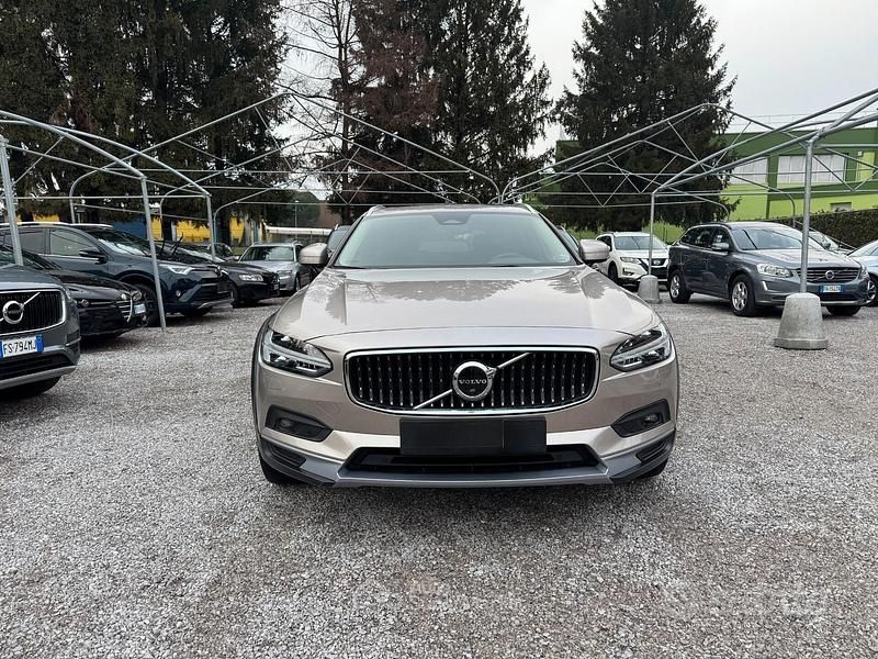 Usata Volvo V90 CC Ultimate 197 CV (144 kW) 2022 Bronzo Station wagon