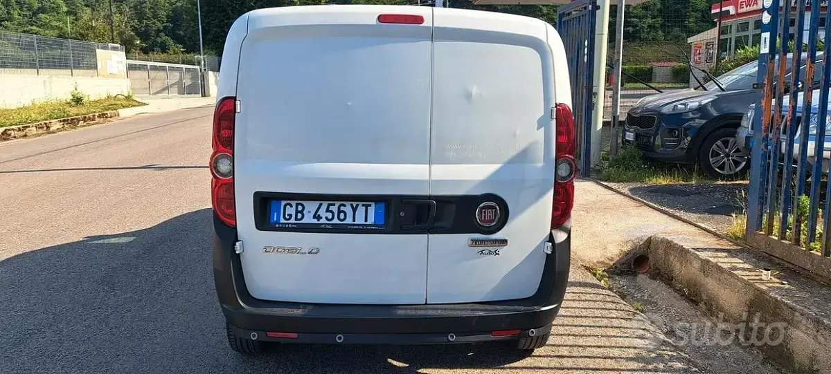 Usata Fiat Doblò S 105 CV (77 kW) 2020 Bianco Monovolume