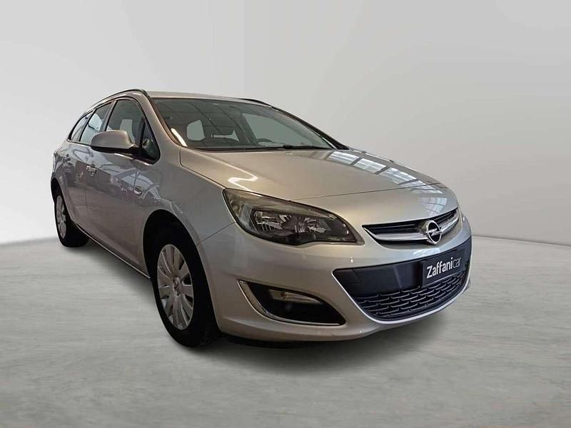Usata Opel Astra 110 CV (80 kW) 2013 Argento Station wagon