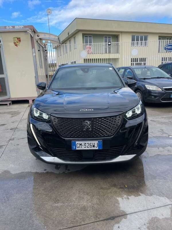 Usata Peugeot 2008 Allure 131 CV (96 kW) 2023 Nero SUV