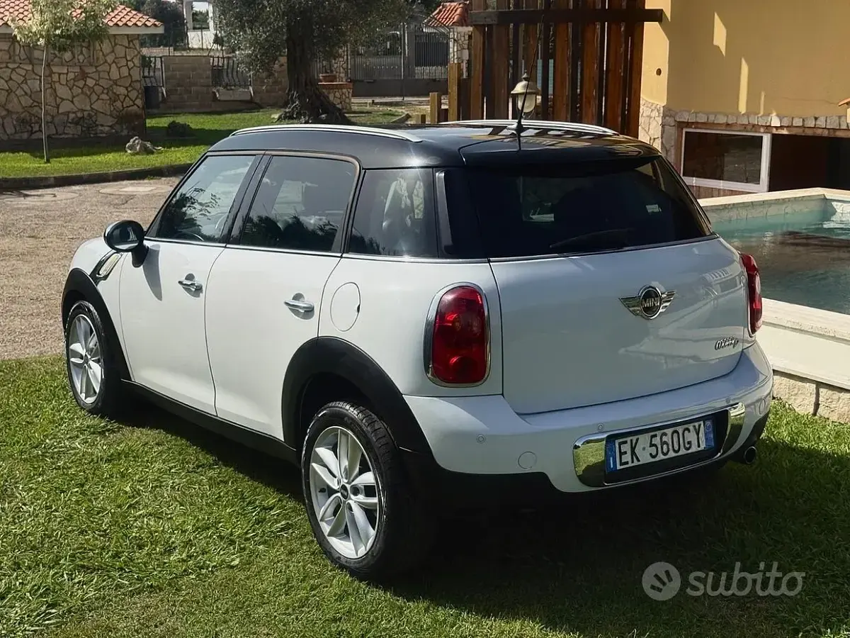 Usata Mini Cooper Countryman 111 CV (81 kW) 2011 Marrone SUV