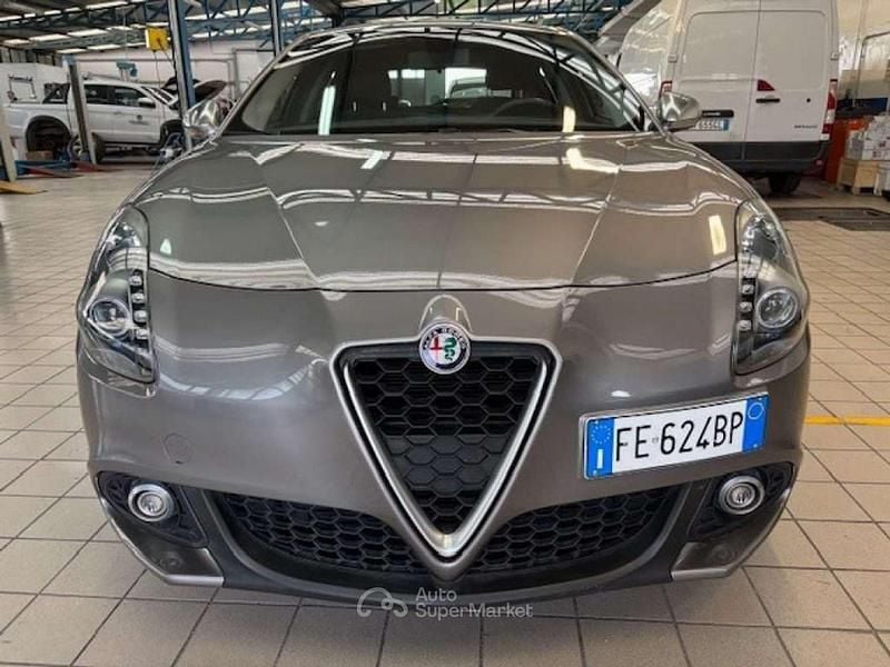 Usata Alfa Romeo Giulietta Super 120 CV (88 kW) 2016 Grigio stromboli Utilitaria