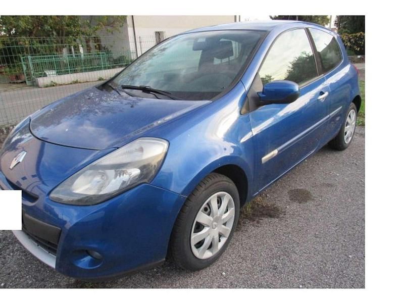 Usata Renault Clio III 75 CV (55 kW) 2010 Blu/azzurro Berlina