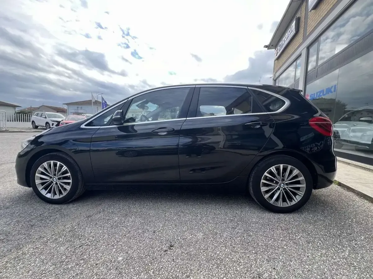 Usata BMW 216 Active Tourer Luxury Line 116 CV (85 kW) 2019 Nero Monovolume