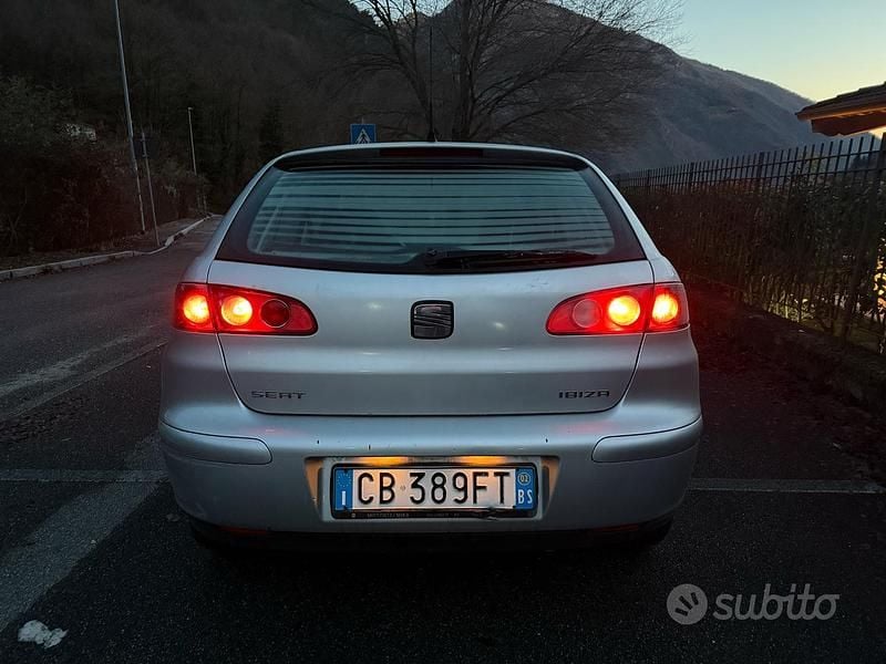Usata Seat Ibiza 2001 Grigio Berlina