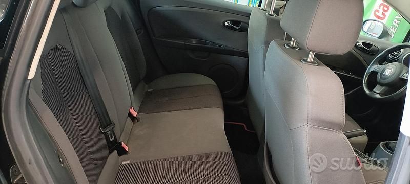 Usata Seat Leon 105 CV (77 kW) 2009 Nero Utilitaria