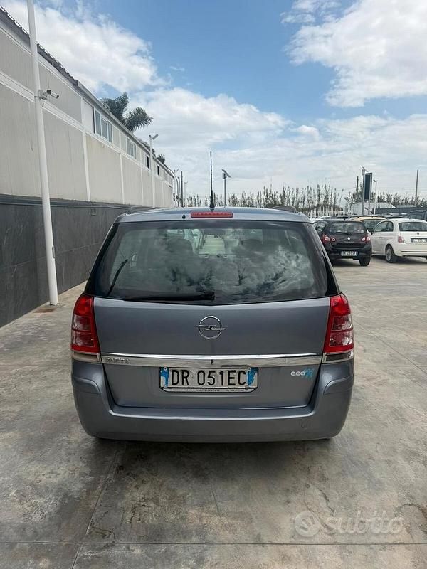 Usata Opel Zafira Enjoy 94 CV (69 kW) 2008 Grigio Monovolume