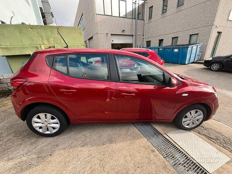 Usata Dacia Sandero Comfort 91 CV (66 kW) 2022 Rosso Berlina