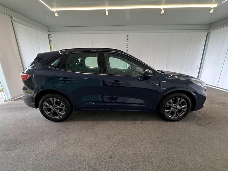 Usata Ford Kuga ST-Line 190 CV (139 kW) 2022 Blu SUV