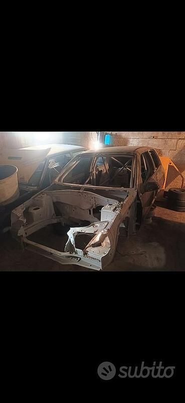 Usata Renault Clio 137 CV (100 kW) 1992 Utilitaria